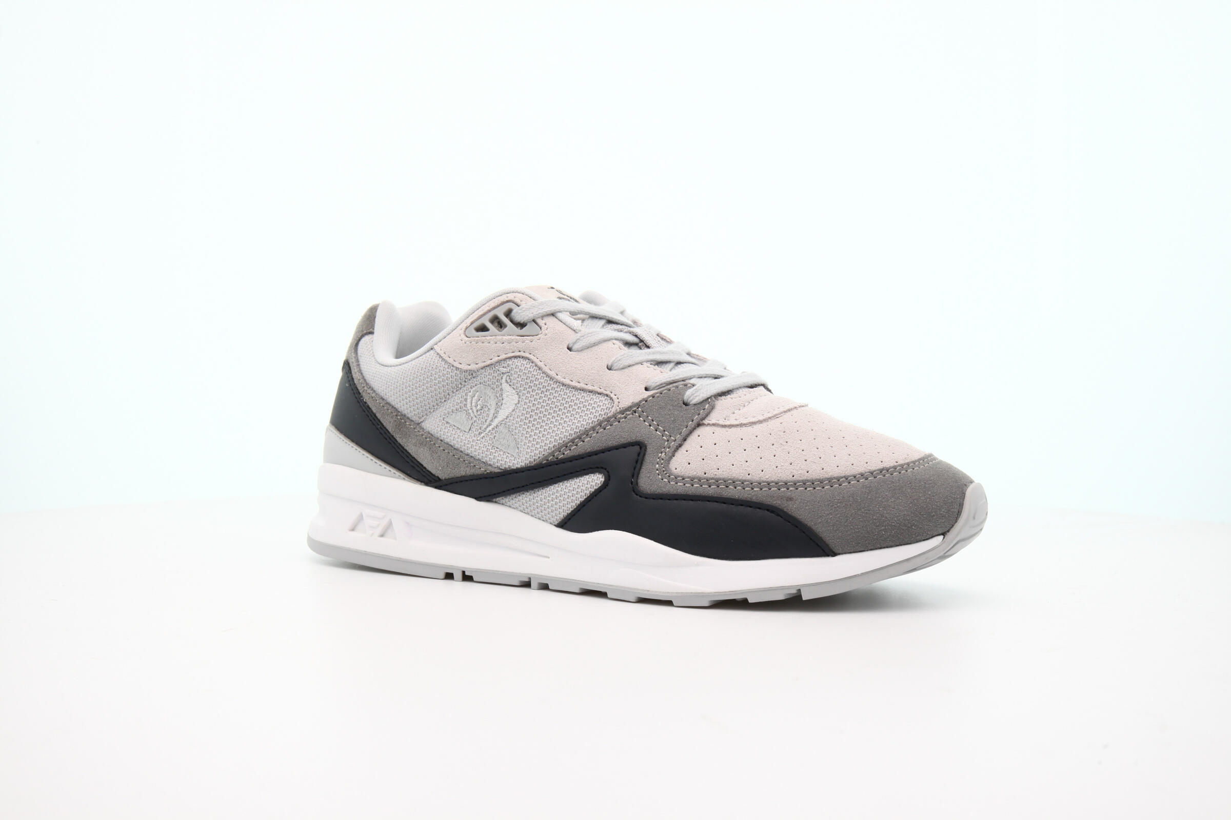 Le Coq Sportif LCS R800 